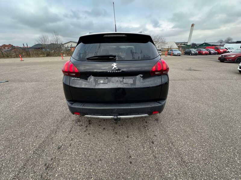 Peugeot 2008 1,2 e-THP 110 Allure Sky 5d