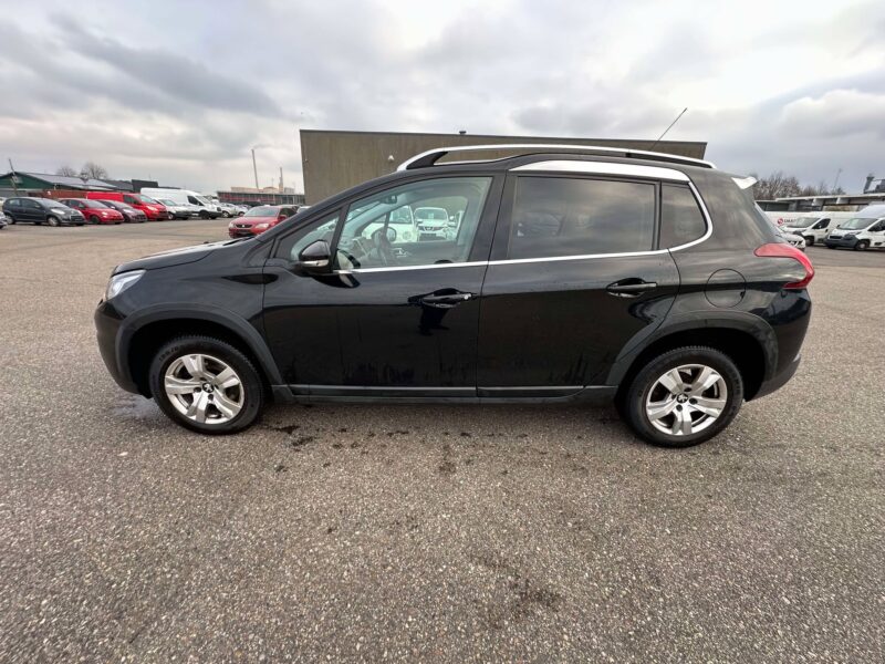 Peugeot 2008 1,2 e-THP 110 Allure Sky 5d