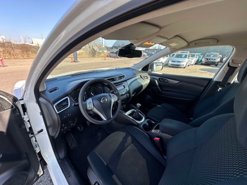 Nissan Qashqai 1,2 Dig-T 115 Acenta 5d