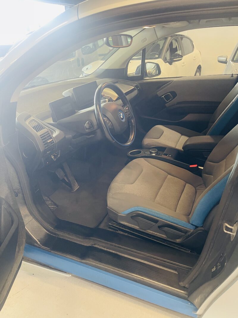 BMW I3